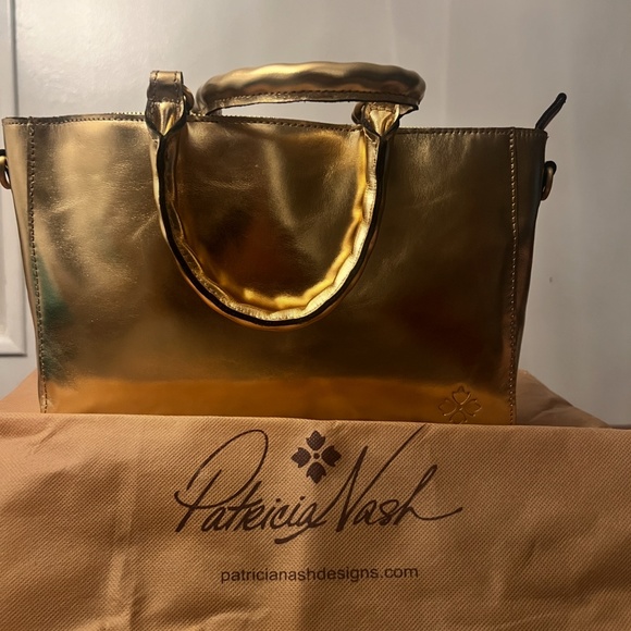 Patricia Nash Eileen, Gold, New , with scarf and Dust Cover